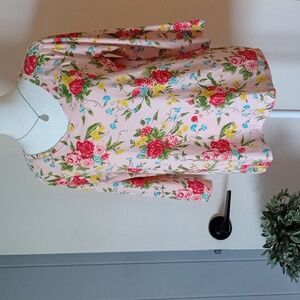 Pioneer Woman Floral V-Neck Top Size Small